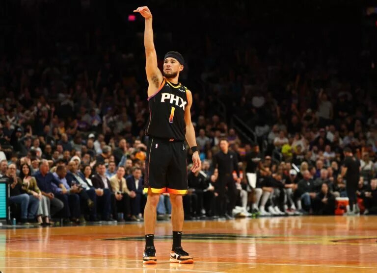 Devin Booker eclipsed 15K points.