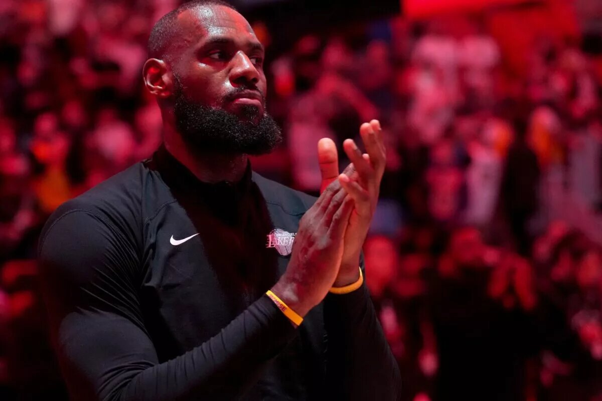 Los Angeles Lakers forward LeBron James