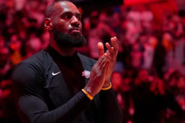 Los Angeles Lakers forward LeBron James