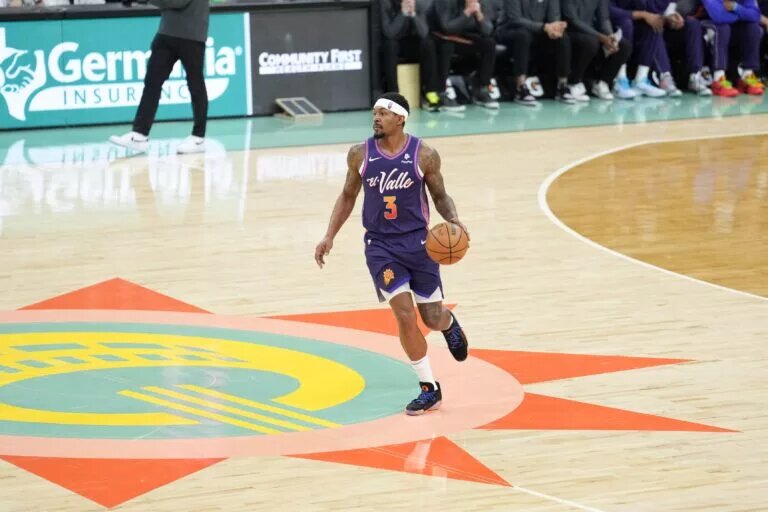 Phoenix Suns guard Bradley Beal on San Antonio Spurs home court