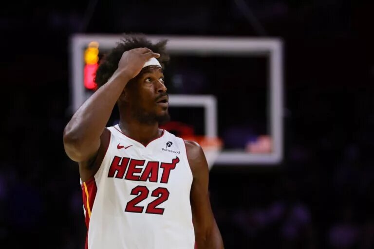 Miami Heat forward Jimmy Butler expressive while playing against the New Orleans Pelicans