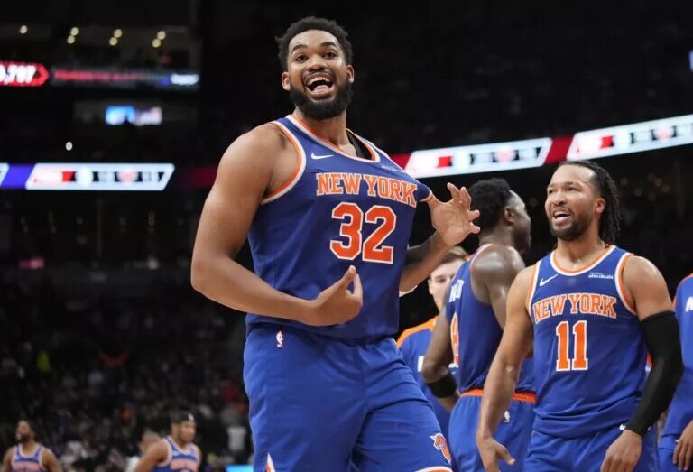 The Knicks have a 26-15 record.