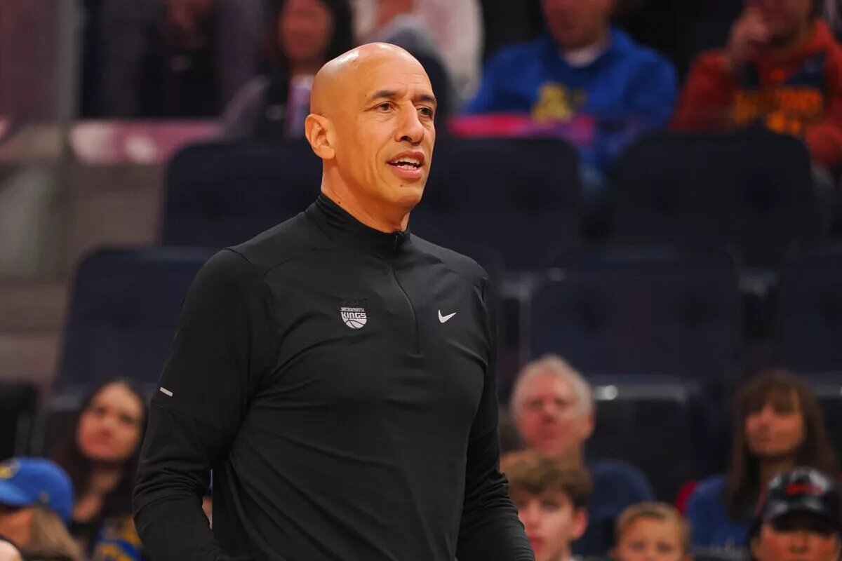 Jan 5, 2025; San Francisco, California, USA; Sacramento Kings interim head coach Doug Christie on the sideline during the first quarter against the Golden State Warriors at Chase Center. Mandatory Credit: Kelley L Cox-Imagn Images
