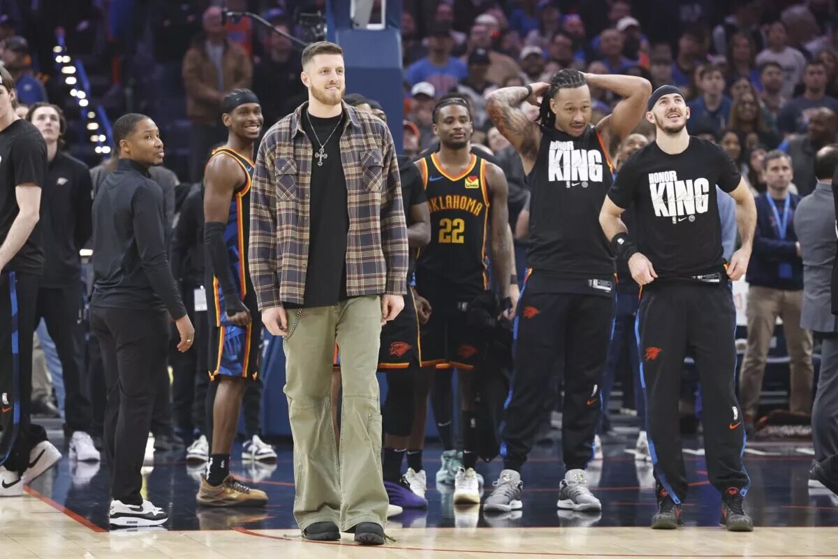 Oklahoma City Thunder center Isaiah Hartenstein, forward Jaylin Williams and guard Alex Caruso