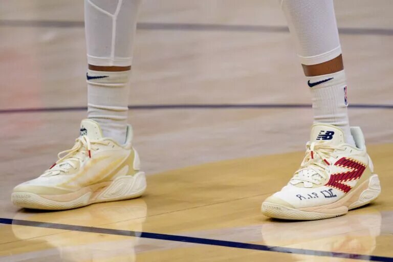 New Orleans Pelicans point guard Dejounte Murray's sneakers