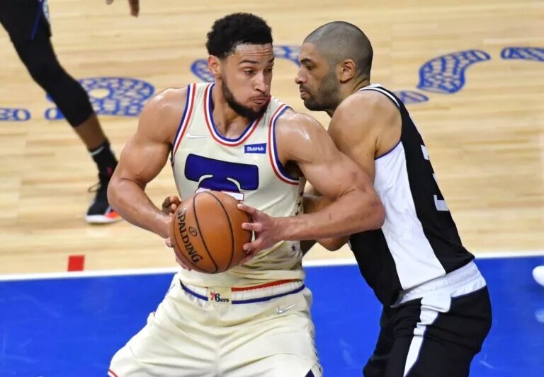 Ben Simmons playing against Los Angeles Clippers