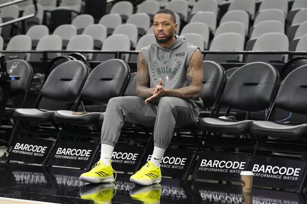 Milwaukee Bucks guard Damian Lillard