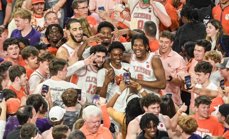 Clemson stuns Duke in huge ACC matchup