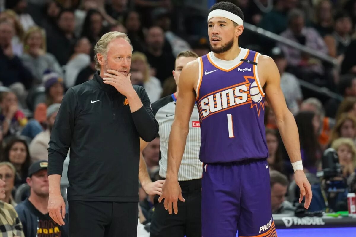 Devin Booker and Mike Budenholzer have a significant disagreement.