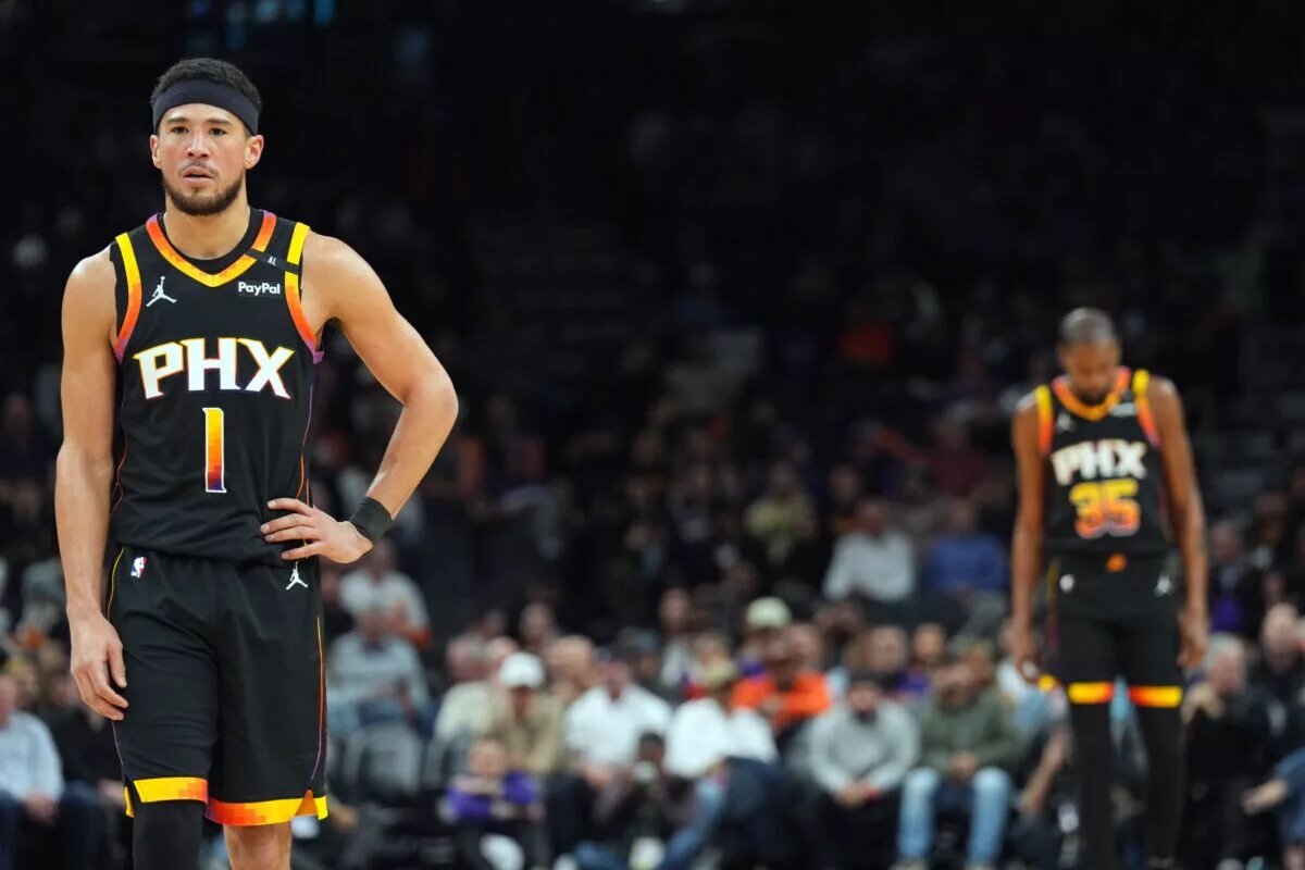 Phoenix Suns guard Devin Booker (1) and Phoenix Suns forward Kevin Durant
