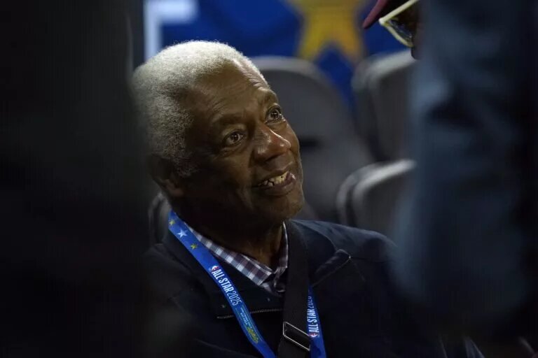 Hall of Fame point guard Oscar Robertson