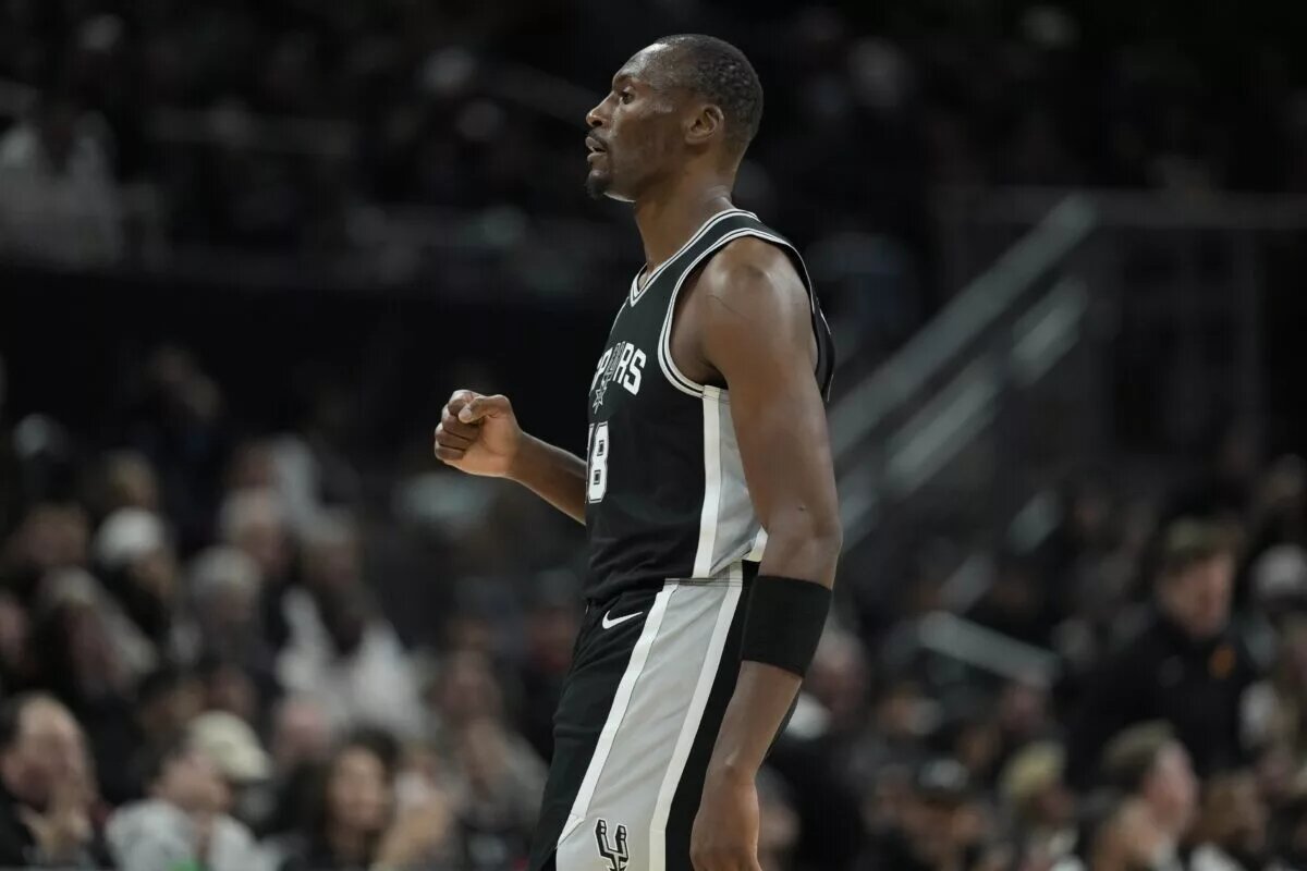 San Antonio Spurs center Bismack Biyombo