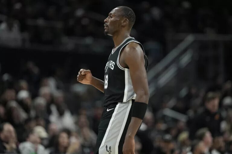 San Antonio Spurs center Bismack Biyombo