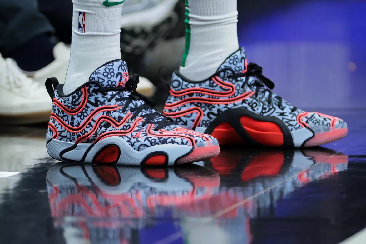 A view of the shoes worn by Boston Celtics forward Jayson Tatum (0), son of Illawarra Hawks head coach Justin Tatum (NBL)