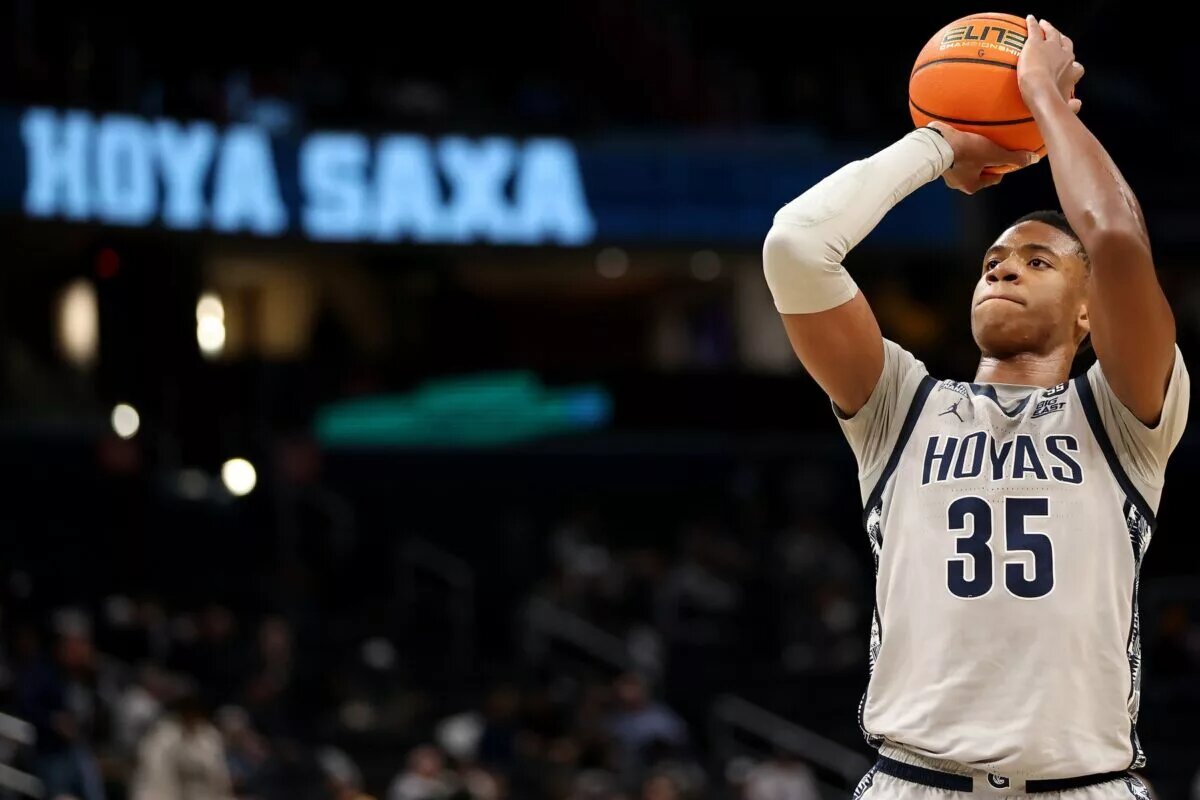 Georgetown Hoyas big man Thomas Sorber (35) attempts a free throw