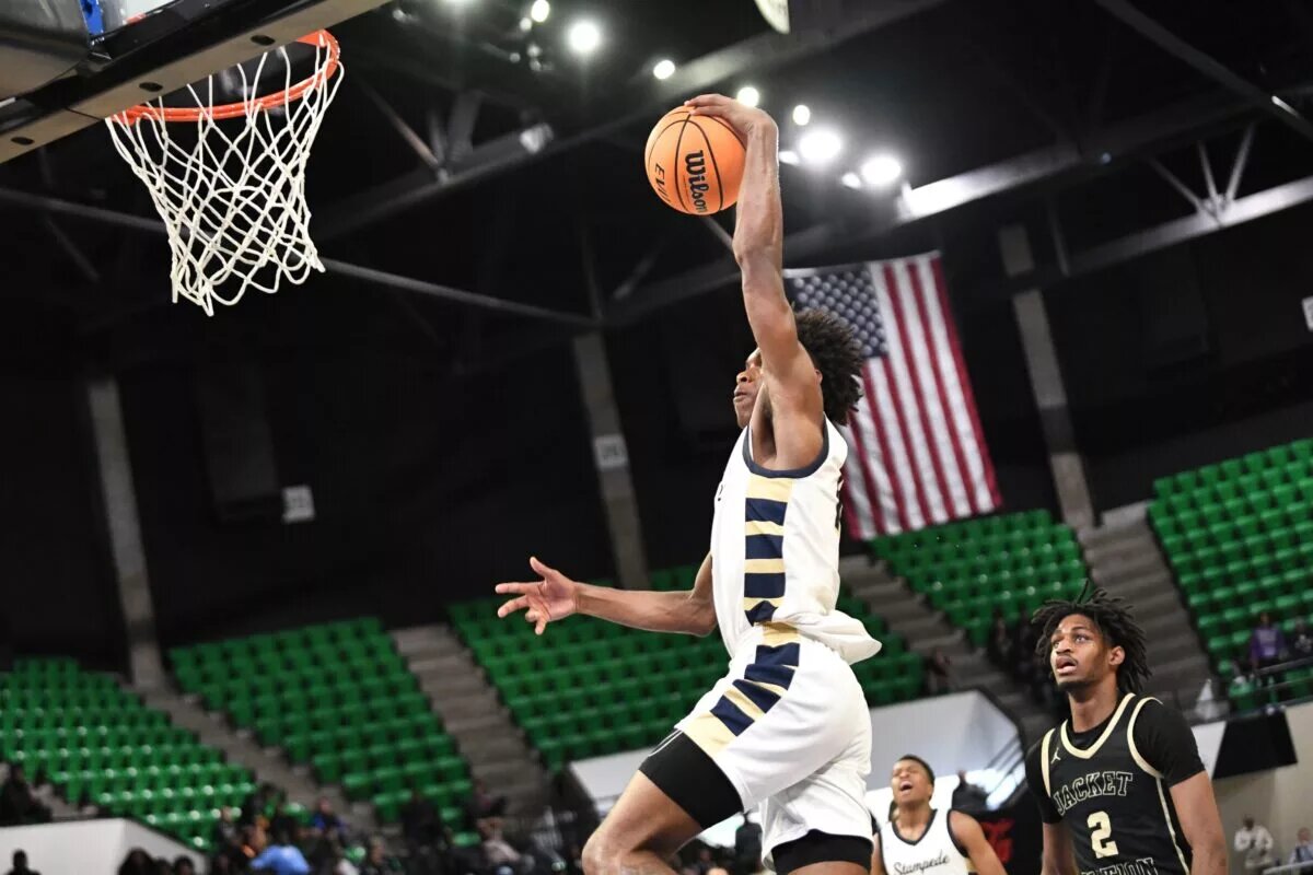 Adrian Wooley is set to transfer to Louisville.
