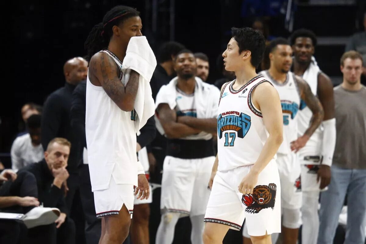 Ja Morant is teaching Yuki Kawamura how to swear in english.