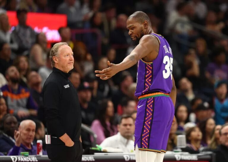 Kevin Durant had another heated exchange with Mike Budenholzer.