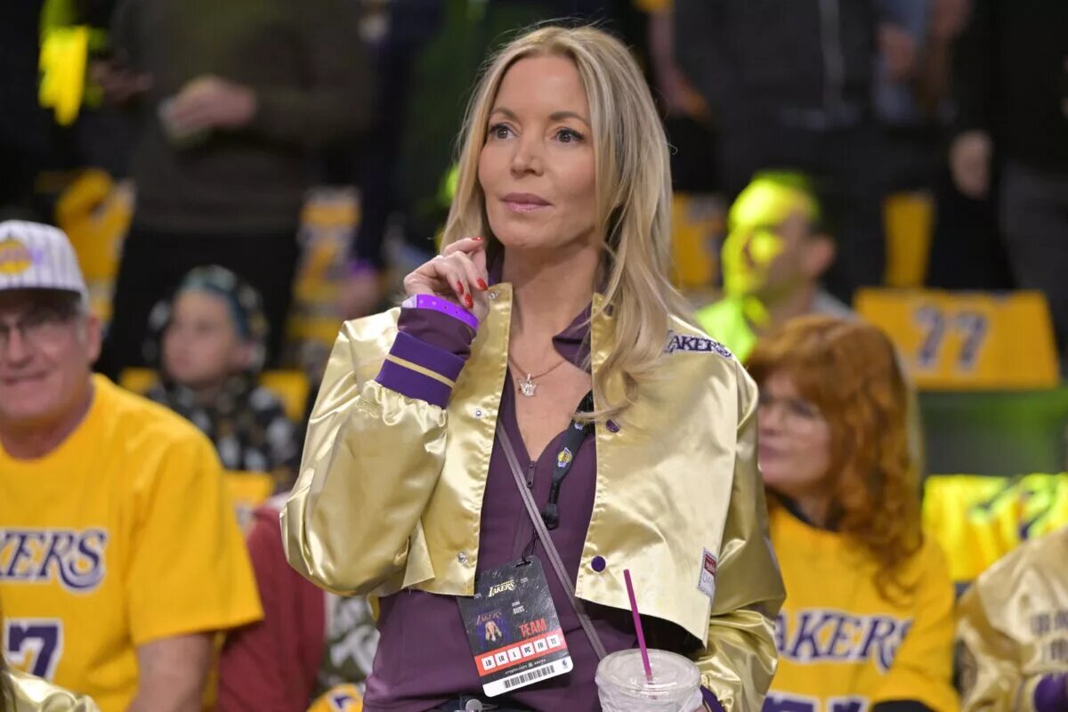 Owner and president of the Los Angeles Lakers Jeanie Buss