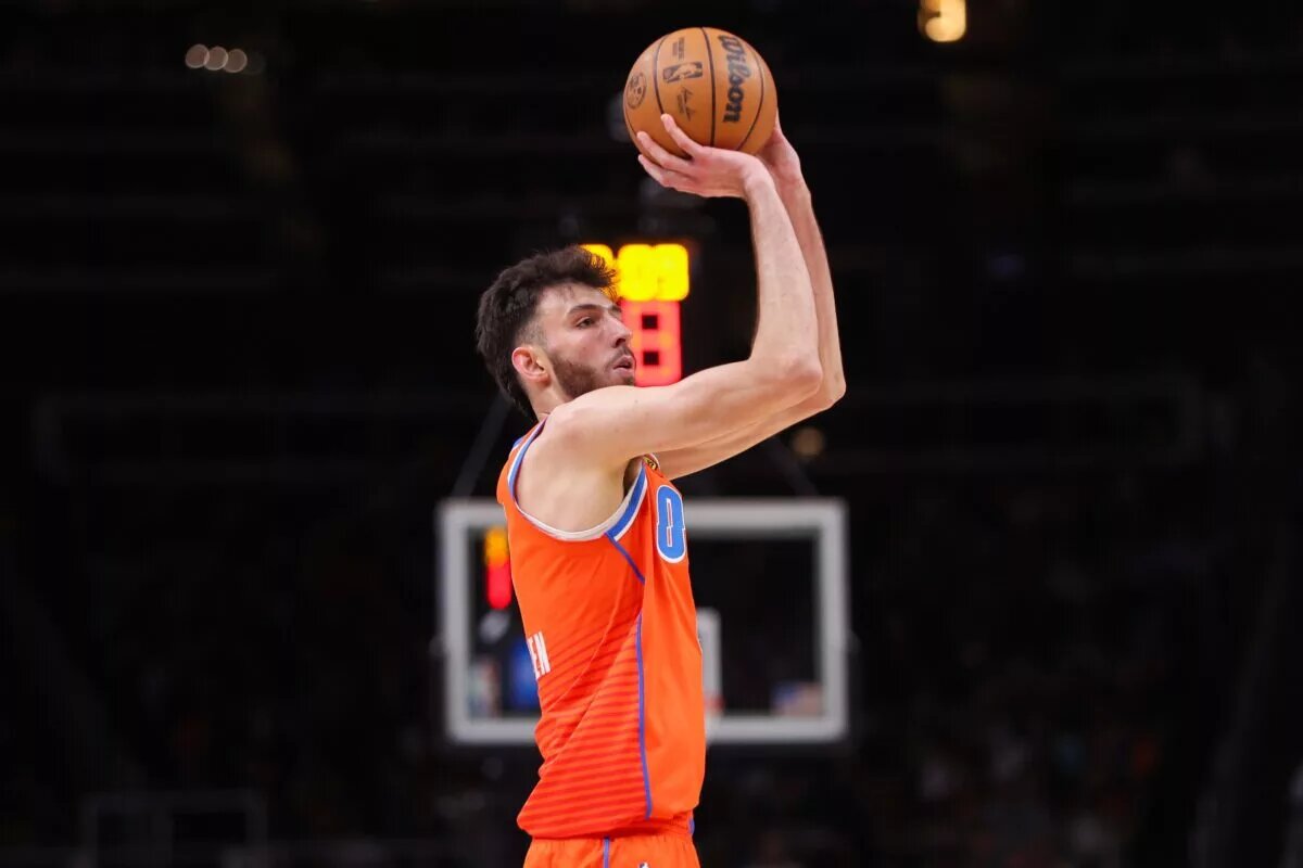 Oklahoma City Thunder forward Chet Holmgren (7) shoots against the Atlanta Hawks in the second quarter at State Farm Arena.