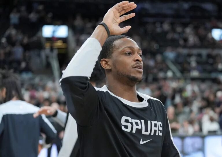 Mar 2, 2025; San Antonio, Texas, USA; San Antonio Spurs guard De'Aaron Fox (4) is introduced before the game against the Oklahoma City Thunder for the first time at Frost Bank Center. Mandatory Credit: Daniel Dunn-Imagn Images