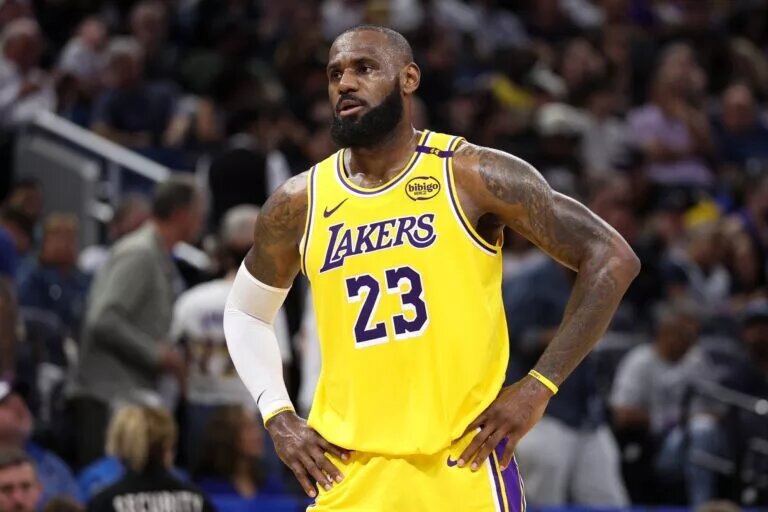 LeBron James believes Giannis could have broken Wilt's 100 point record.