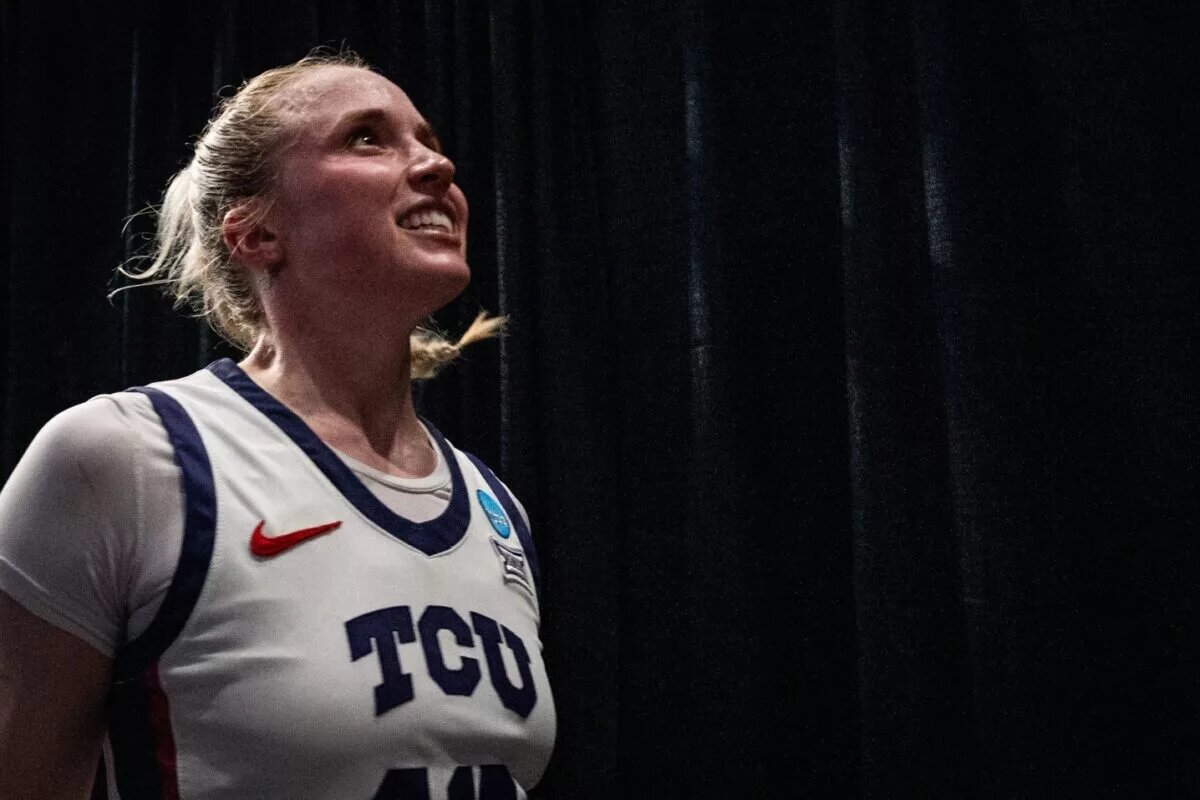 Hailey Van Lith makes Elite Eight History