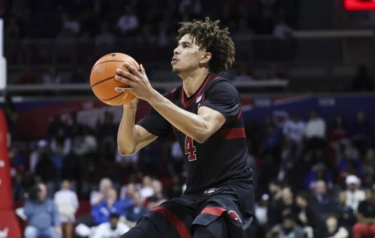 Oziyah Sellers committed to St. John's.