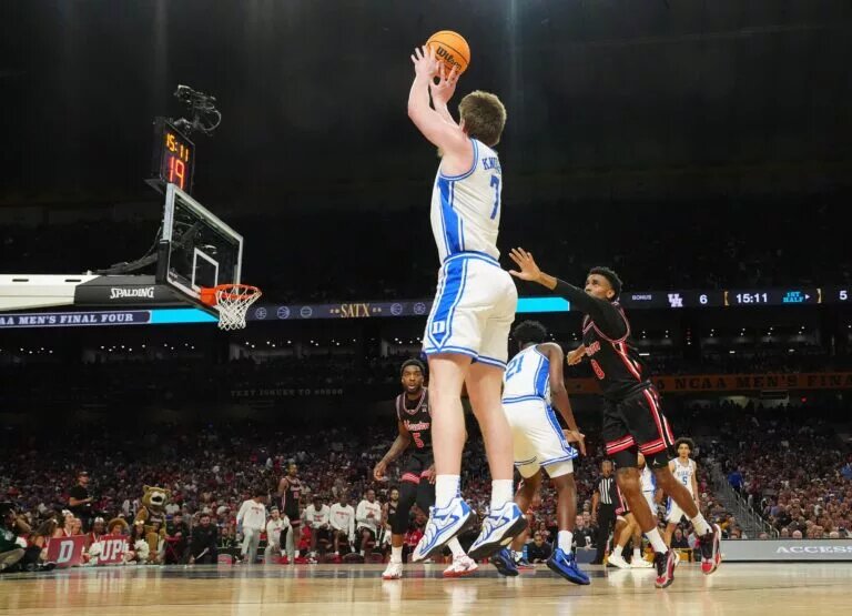 Kon Knueppel leaves Duke for the 2025 NBA Draft.