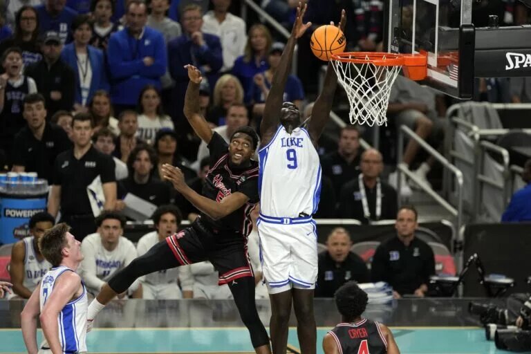 The Lakers need to draft Khaman Maluach after a disappointing first-round series.