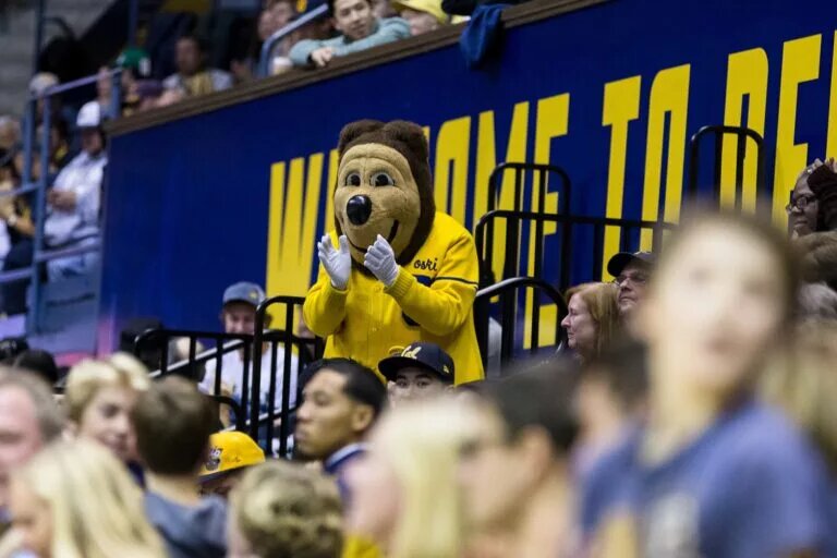 Cal Golden Bears mascot