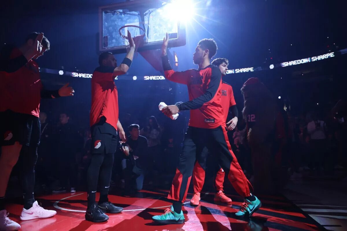 Portland Trail Blazers guard Anfernee Simons (1) enters the starting lineup