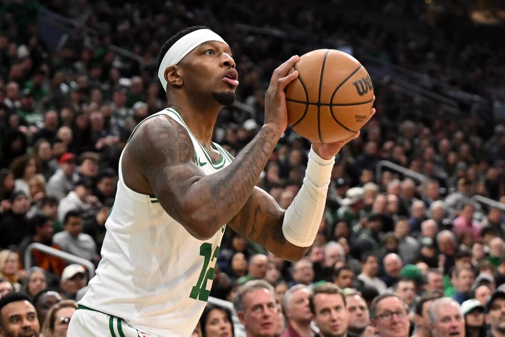 Torrey Craig is a free agent.