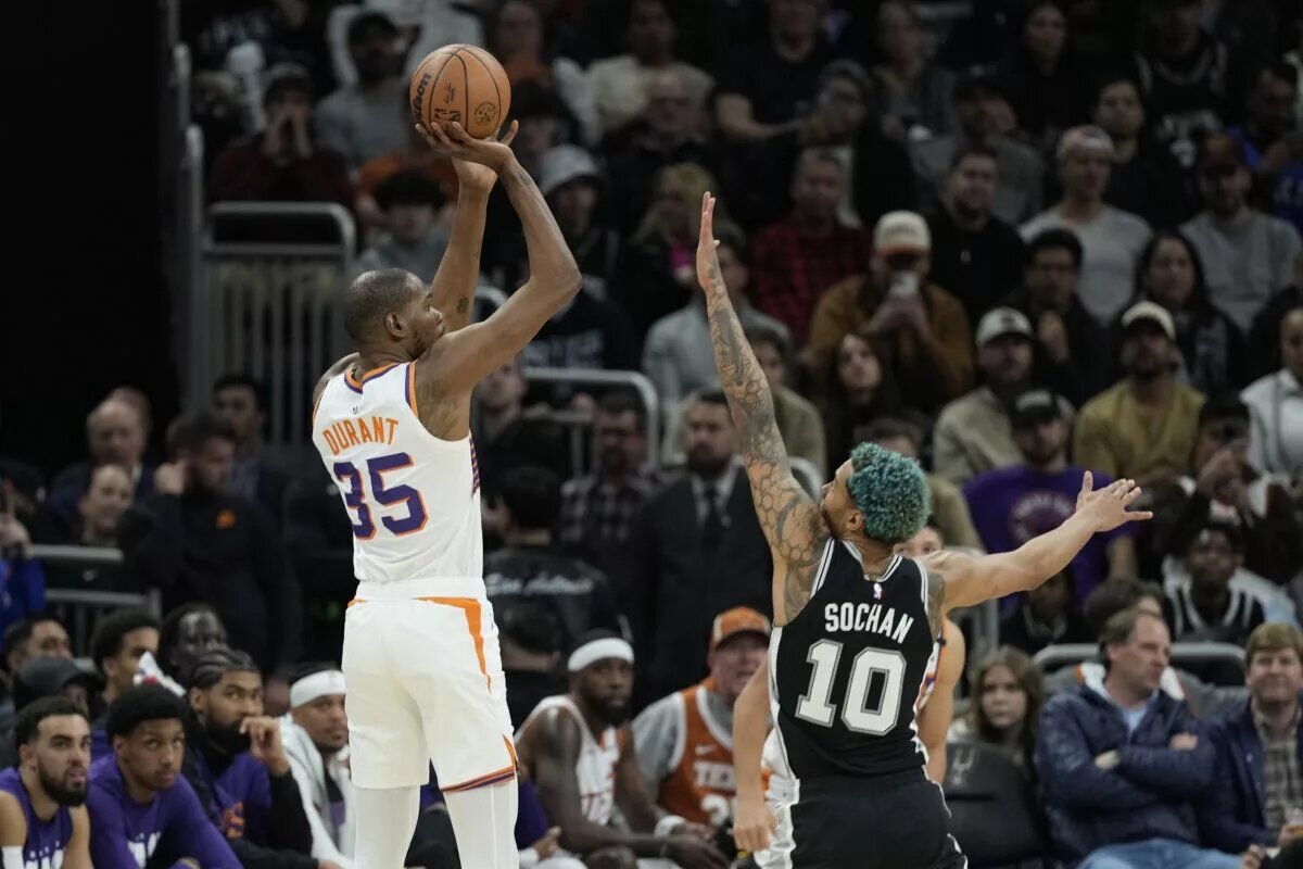The Spurs could trade for Kevin Durant.