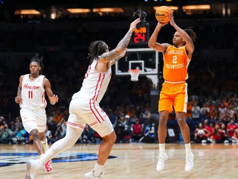 Tennessee guard Chaz Lanier (2) with the shot attempt during the NCAA Tournament Elite Eight game against Houston at Lucas Oil Stadium in Indianapolis, Ind., on Sunday, March 30, 2025.