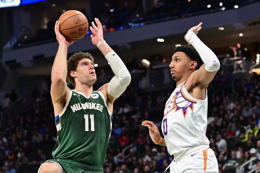Milwaukee Bucks center Brook Lopez 