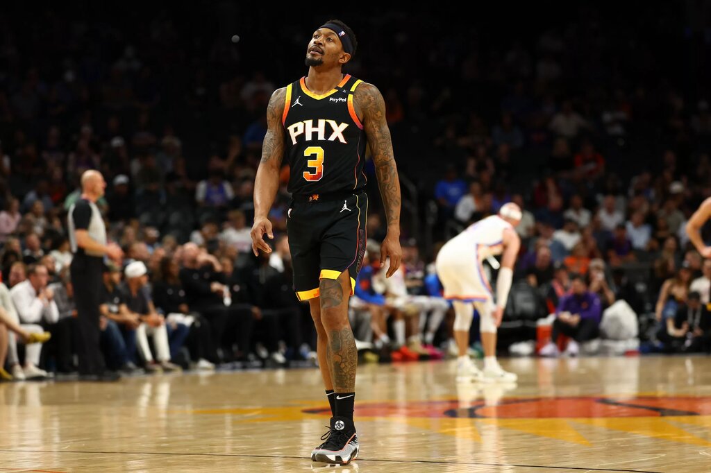 hoenix, Arizona, USA; Phoenix Suns guard Bradley Beal (3) reacts against the Oklahoma City Thunder during the second half at Footprint Center. 