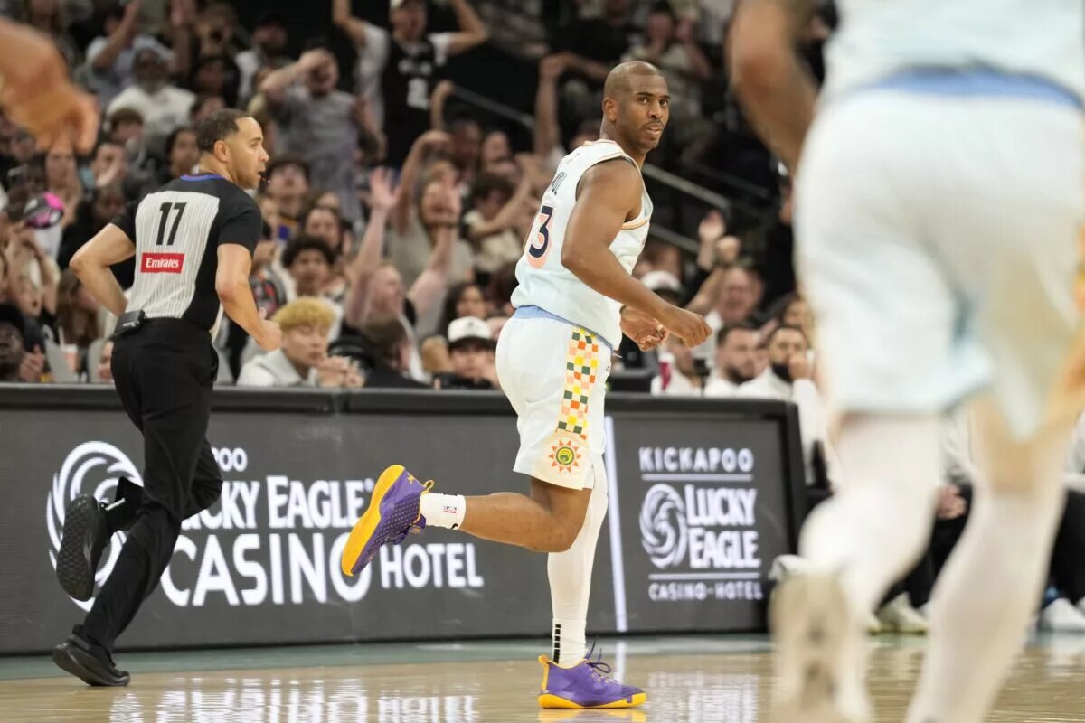 Chris Paul's set to swap the Spurs for the Mavericks