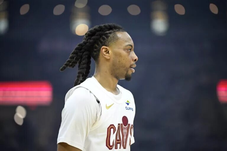 Darius Garland is dealing with an injury.