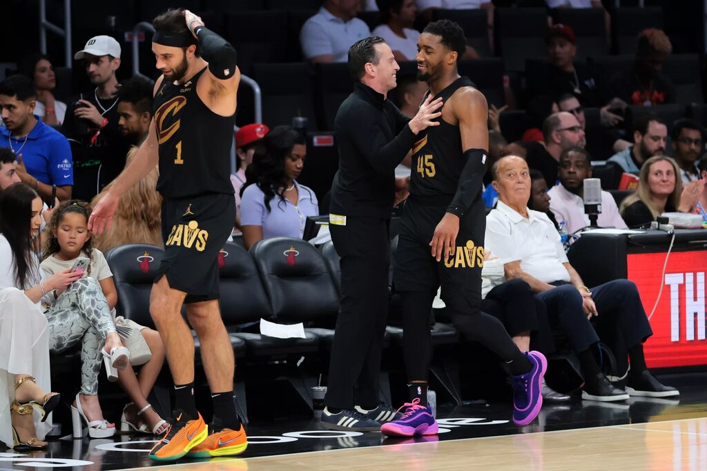 Kenny Atkinson's relationship with Donovan Mitchell has been key to the succes that earned him coach of the year honors 