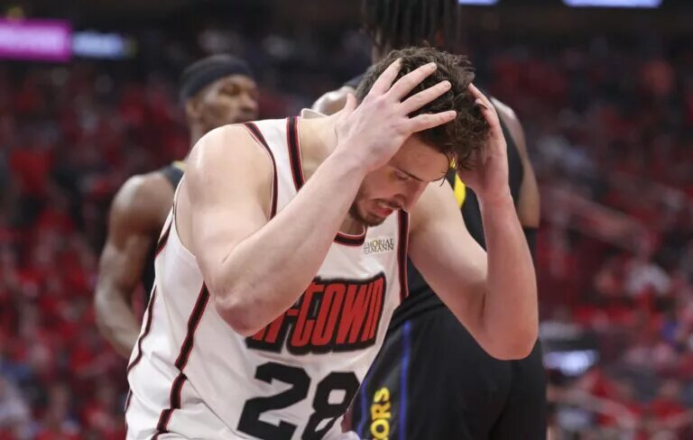 Houston Rockets center Alperen Sengun