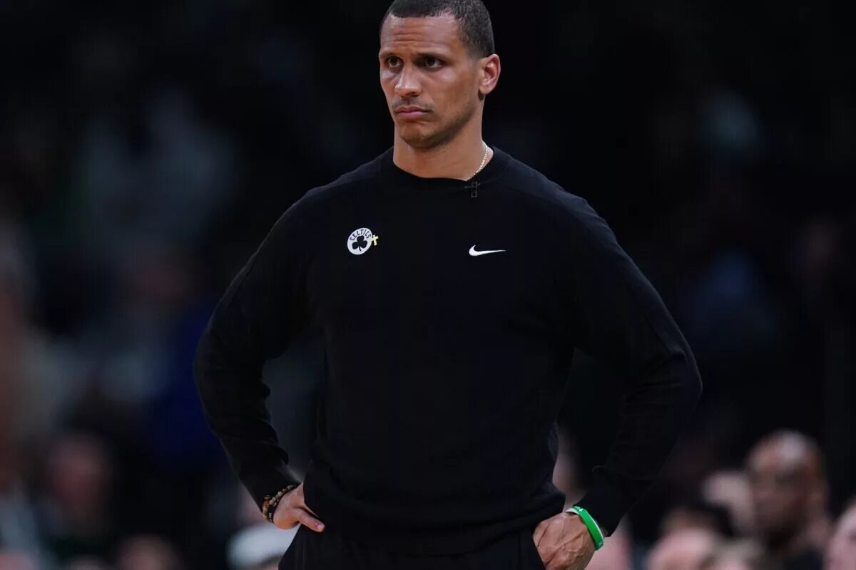 Joe Mazzulla and the Celtics lost Game 1.