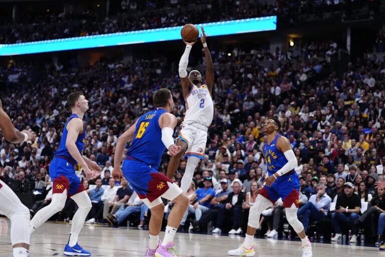SGA and Jokic were two of the highest scorers in fantasy basketball.