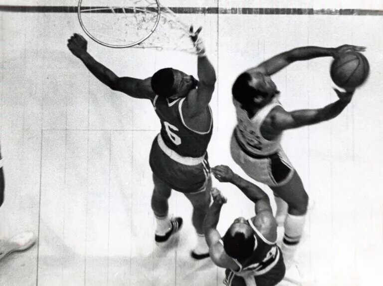Luke Kornet's defense in game 5 mirrored Bill Russell’s