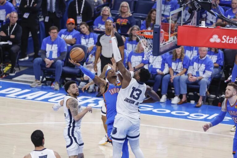 Memphis Grizzlies big man Jaren Jackson Jr. goes up for a block