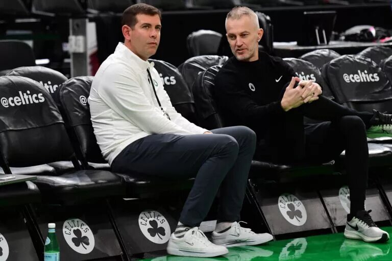 Brad Stevens and the Celtics front office are looking to trade Anfernee Simons to keep a beloved trio