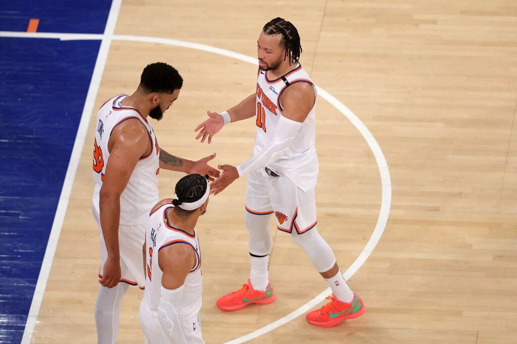 Chris Jent will be charged with coming up with an offense that maximizes the strengths of Jalen Brunson and Karl-Anthony Towns 