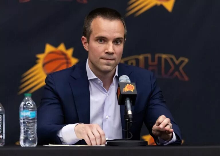 Phoenix Suns head coach Jordan Ott
