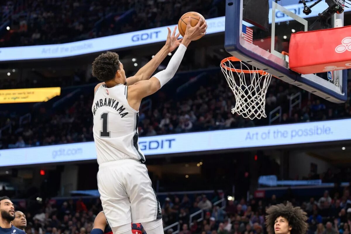 Feb 10, 2025; Washington, District of Columbia, USA; San Antonio Spurs center Victor Wembanyama (1) dunks the ball during the third quarter against the Washington Wizards at Capital One Arena. Mandatory Credit: Reggie Hildred-Imagn Images