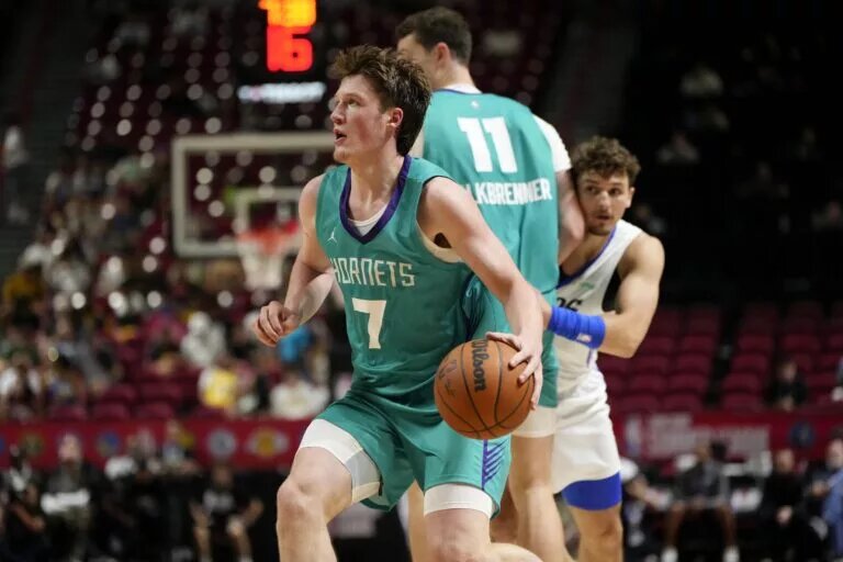 Charlotte Hornets guard Kon Knueppel (7) controls the ball against the Dallas Mavericks during the second half of a NBA basketball game at the Thomas & Mack Center.